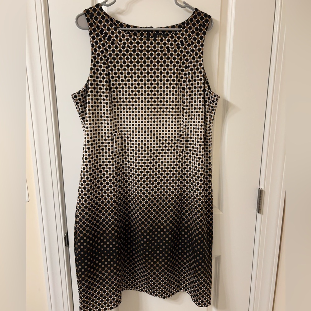 Ile York Chic Black and White Geometric Mini Dress